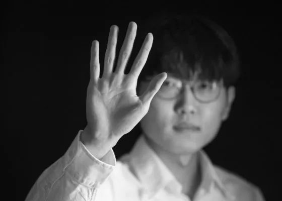 后卫韦斯利-福法纳继续接受康复计划，并进行了轻度慢跑。